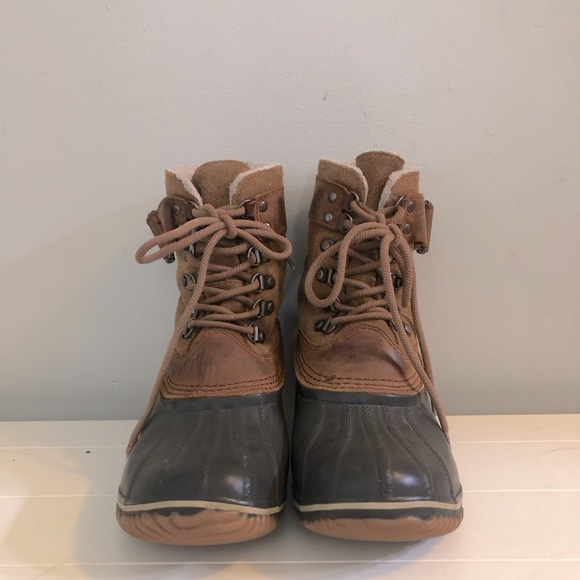 Women’s Sorel Boots - Picture 2 of 5